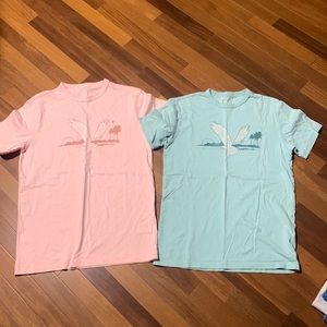 2 American Eagle guys XS t-shirts